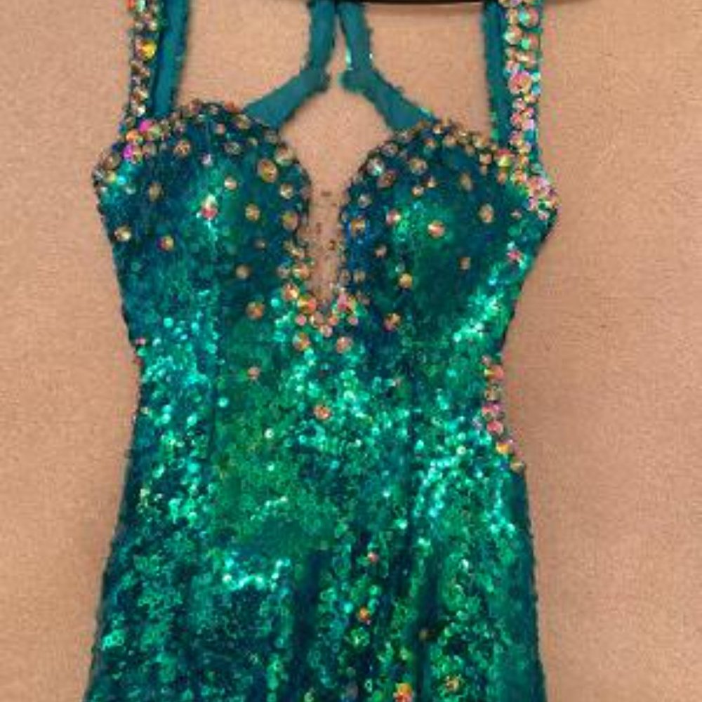 Prom Dress - Picture 2 of 7